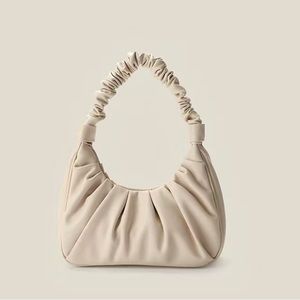 Cream purse 🌟new🌟 handbag - pleather with attachable shoulder strap